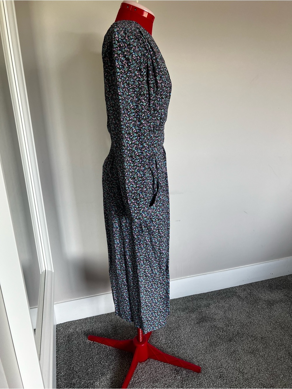 Vintage-Inspired Floral Midi Dress in Black and Multicolor - Picture 8 of 12